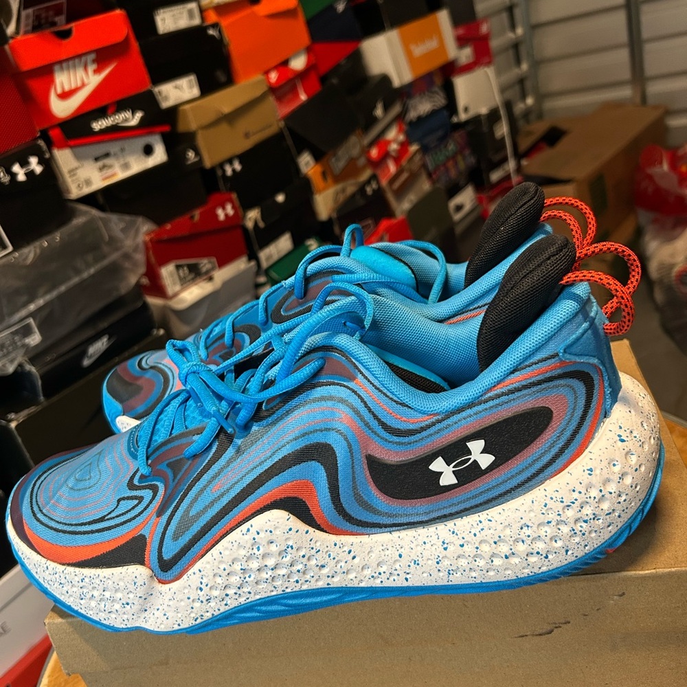 Size 16 - Under Armour Spawn 6 Capri Red Solstice New Without Box